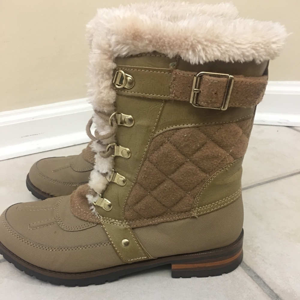 Never worn Rock & Candy snow boots